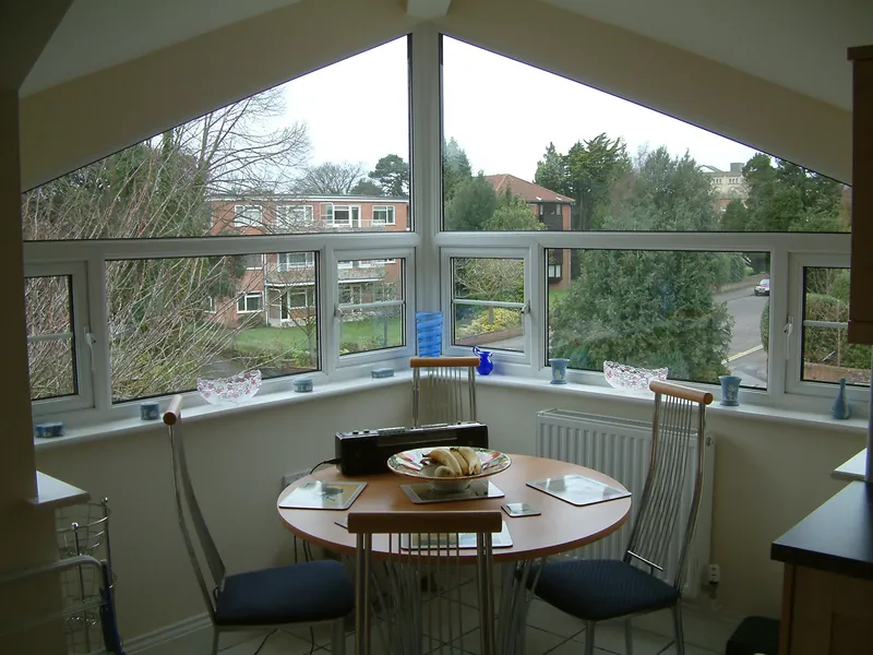 Bay Windows Mile End